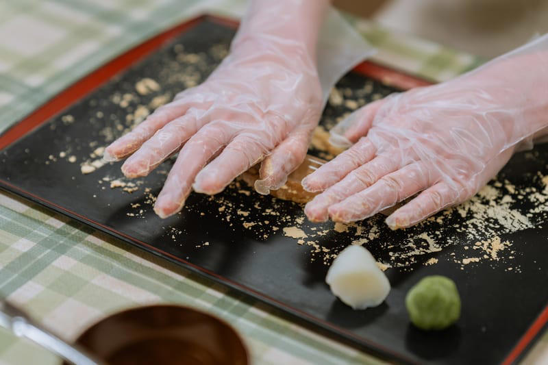 秋に行きたい“おいしい”工場見学ランキング, 1位：中村屋 中華まんミュージアム（埼玉県）, 2位：崎陽軒 横浜工場（神奈川県）, 3位：御菓子御殿 読谷本店（沖縄県）, 4位以下の注目スポット, 4位：カップヌードルミュージアム 大阪池田（大阪府）, 5位：鐘崎総本店 笹かま館（宮城県）, 6位：めんたいパークとこなめ（愛知県）, 7位：一蘭の森 糸島（福岡県）, 8位：ロイズカカオ＆チョコレートタウン（北海道）, 8位：おたべ本館（京都府）, 10位：白い恋人パーク（北海道）, 10位：こんにゃくパーク（群馬県）, おいしい工場見学ランキング・調査概要