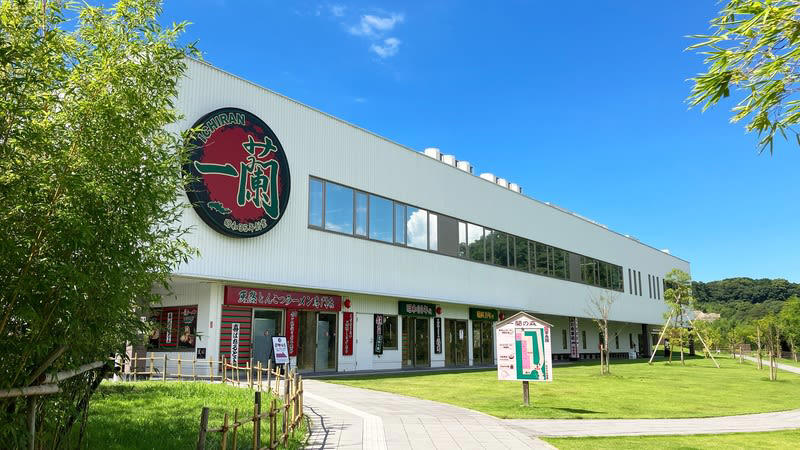 秋に行きたい“おいしい”工場見学ランキング, 1位：中村屋 中華まんミュージアム（埼玉県）, 2位：崎陽軒 横浜工場（神奈川県）, 3位：御菓子御殿 読谷本店（沖縄県）, 4位以下の注目スポット, 4位：カップヌードルミュージアム 大阪池田（大阪府）, 5位：鐘崎総本店 笹かま館（宮城県）, 6位：めんたいパークとこなめ（愛知県）, 7位：一蘭の森 糸島（福岡県）, 8位：ロイズカカオ＆チョコレートタウン（北海道）, 8位：おたべ本館（京都府）, 10位：白い恋人パーク（北海道）, 10位：こんにゃくパーク（群馬県）, おいしい工場見学ランキング・調査概要