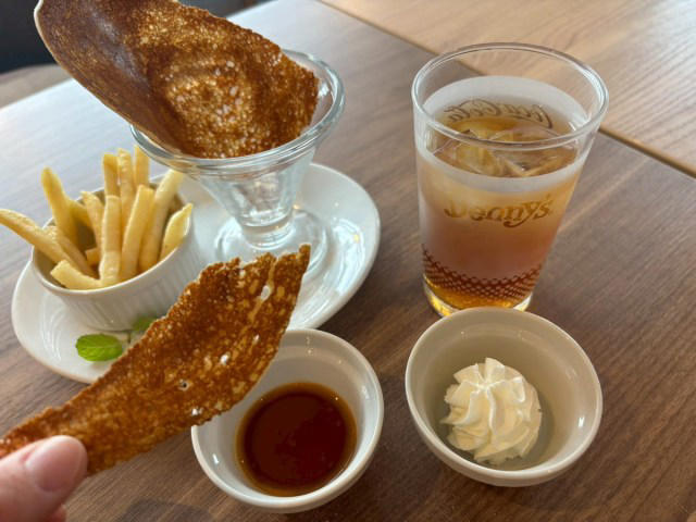 ・そもそも「#デニ部」って何？, ・25種のトッピングが楽しすぎる, ・青春を思い出しつつ実食！, ・デニーズで青春を