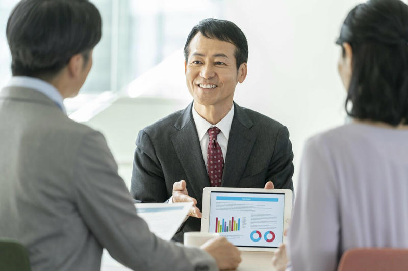 50代以降は「お金の使い方」が命取りに, 注意点1：巧妙な「投資詐欺」, 注意点2：ぜいたくな「ごほうび旅行」, 注意点3：手数料の高い金融商品, 注意点4：準備をせずに「投資」を始める