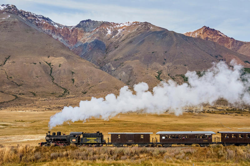 1. Washington, DC to New York, How to do it, 2. The Heart of Wales Line, How to do it, 3. Buenos Aires to Esquel, How to do it, 4. An Indian throwback, How to do it, 5. The sleeper train to the Alps, How to do it, 6. The Transcantábrico, How to do it, 7. The Trans-Siberian Express, 8. The Bernina Express, How to do it, 9. The Eurostar to Paris, How to do it, 10. The Orient Express, How to do it