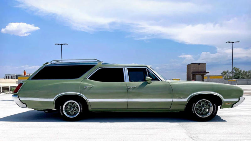             The 1966 Dodge Coronet 440 Is A Rare 325-HP Family Wagon        ,             How A 325-HP V8 Ended Up In A Mid-Size Mopar Wagon        ,             The Market Reality For A 383-Powered Coronet Wagon        ,             When Detroit Accidentally Built Muscle Wagons        