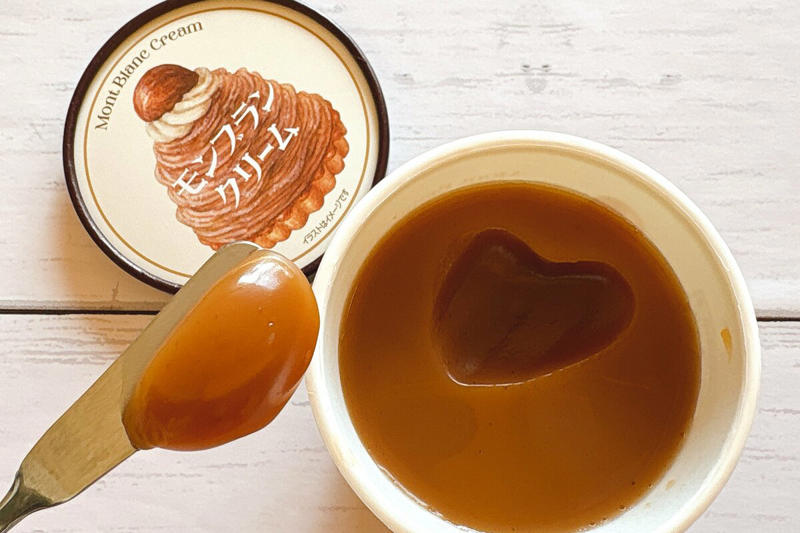カルディで売りきれ続出の「モンブランクリーム」, 「軽い甘さで後引くおいしさ」にすっかりトリコに, アレンジ1：ビスケットにホイップ合わせで味わい深いスイーツに, アレンジ2：冷凍パイシートで簡単「モンブランパイ」に, おいしい以外の人気の秘訣がつまった「モンブランクリーム」
