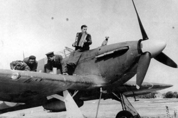 レトロ、だけど最新の戦闘機「ハリケーン」とは？, 自由ポーランド軍の翼として, ポーランド空軍の記憶を繋ぐための記念飛行, 【動画で見る】イギリス空軍保存の「ハリケーン」戦闘機が飛ぶ様子 
