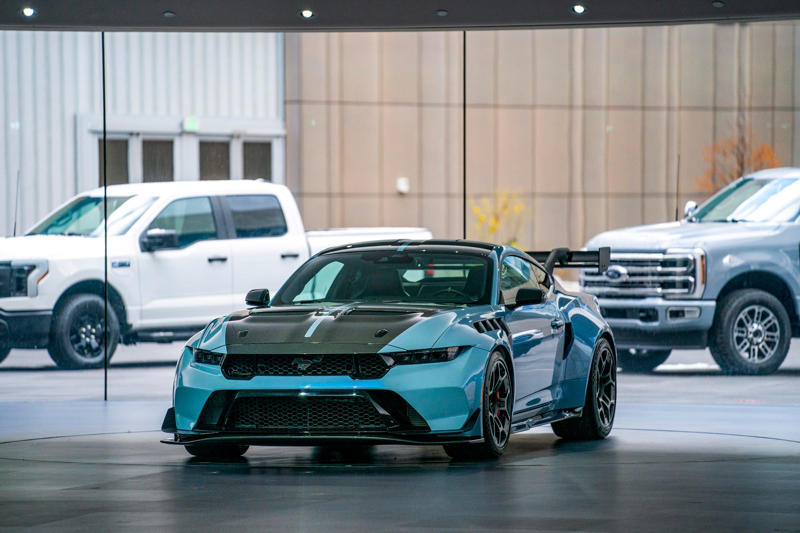 A building built Ford Tough , Aesthetics and art, The cornerstone to a new campus, Welcome area work spots, A courtyard like no other for the Four Vagabonds, Let's eat!, A dream 'hobby shop', The showroom that sells the car