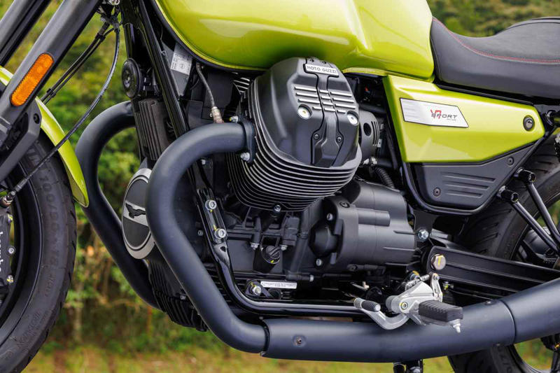 モト・グッツィ「V7 SPORT（2025年型）」インプレ（太田安治）, 最新の制御が生み出す快適性！　高速道路もワインディングも楽しめる！, モト・グッツィ「V7 SPORT（2025年型）」の各部装備・ディテールをチェック, ライディングポジション, モト・グッツィ「V7 SPORT（2025年型）」の主なスペック・価格, 「Special」も国内販売スタート, モト・グッツィ公式サイト, 平嶋夏海＆太田安治の試乗インプレは動画でチェック！