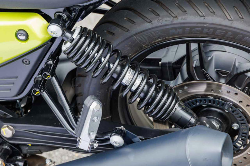 モト・グッツィ「V7 SPORT（2025年型）」インプレ（太田安治）, 最新の制御が生み出す快適性！　高速道路もワインディングも楽しめる！, モト・グッツィ「V7 SPORT（2025年型）」の各部装備・ディテールをチェック, ライディングポジション, モト・グッツィ「V7 SPORT（2025年型）」の主なスペック・価格, 「Special」も国内販売スタート, モト・グッツィ公式サイト, 平嶋夏海＆太田安治の試乗インプレは動画でチェック！