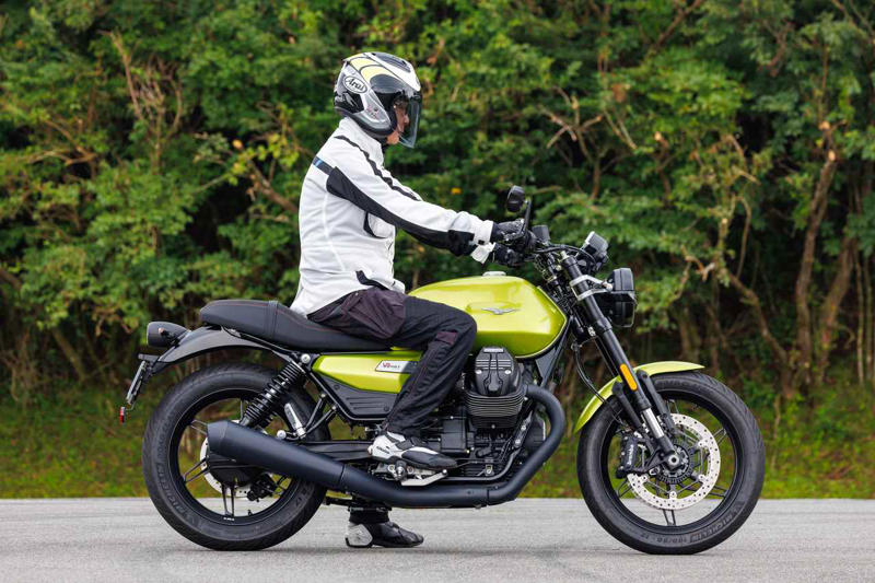 モト・グッツィ「V7 SPORT（2025年型）」インプレ（太田安治）, 最新の制御が生み出す快適性！　高速道路もワインディングも楽しめる！, モト・グッツィ「V7 SPORT（2025年型）」の各部装備・ディテールをチェック, ライディングポジション, モト・グッツィ「V7 SPORT（2025年型）」の主なスペック・価格, 「Special」も国内販売スタート, モト・グッツィ公式サイト, 平嶋夏海＆太田安治の試乗インプレは動画でチェック！