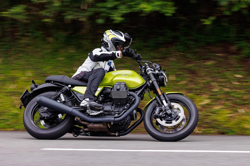 モト・グッツィ「V7 SPORT（2025年型）」インプレ（太田安治）, 最新の制御が生み出す快適性！　高速道路もワインディングも楽しめる！, モト・グッツィ「V7 SPORT（2025年型）」の各部装備・ディテールをチェック, ライディングポジション, モト・グッツィ「V7 SPORT（2025年型）」の主なスペック・価格, 「Special」も国内販売スタート, モト・グッツィ公式サイト, 平嶋夏海＆太田安治の試乗インプレは動画でチェック！