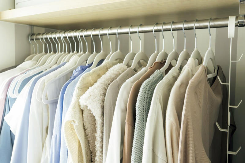 ぴょりさんが考える「捨てる」＝節約につながる理由, リビング・ダイニングで「捨てた」ものは？, パントリーで「捨てた」ものは？, 寝室で「捨てた」ものは？, 浴室で「捨てた」ものは？, クローゼットで「捨てた」ものは？, 「捨てる」ことで2000万円の節約達成！貯金額も大幅アップ