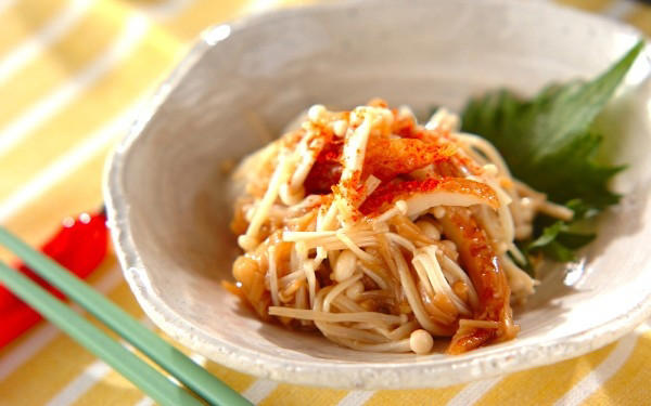 ナメタケの卵焼き, 豚ひき肉とナメタケの蒸しもの, ナメコあんかけ揚げ出し豆腐, ニンジンとツナのナメタケ炒め, ナメタケキュウリ, 塩もみ大根のナメタケ和え, エノキとナメタケの和え物