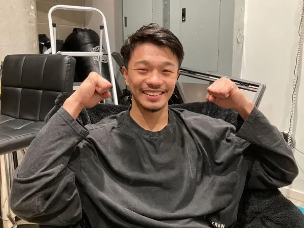【カルデナスがスパーリングパートナーを務める理由】, 【スパーしたカルデナス、トレーナーの中谷の印象は？】, 【スーパーバンタム級に上げたがゆえのハイパフォーマンス】, 【あらゆる事態を想定したスパー】