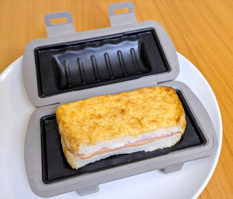 ・ヤマザキの3商品をホットサンドに, ・フレンチトーストハムチーズ, ・まるごとソーセージ, ・北海道チーズ蒸しケーキ