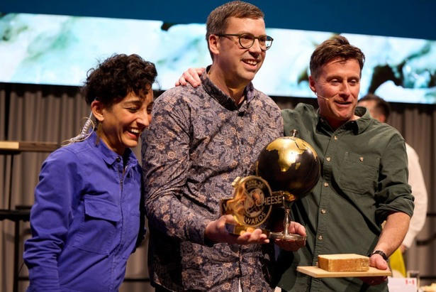 世界最大級のチーズコンテスト「World Cheese Awards」とは？, 「World Cheese Awards 2025」の日本の結果は？, コンテストに出品したチーズを使ったメニューが「GOOD CHEESE GOOD PIZZA 日比谷」で期間限定で提供中！, チーズ時間で日常を「プチ贅沢」に