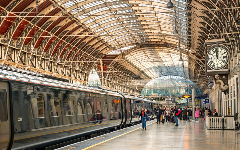 1. London St Pancras International, UK, 2. London Paddington, UK, 3. Paris Gare de Lyon, France, 4. Antwerpen-Centraal, Antwerp, Belgium, 5. Amsterdam Centraal, Netherlands, 6. São Bento Railway Station, Porto, Portugal, 7. Helsinki Central Railway Station, Finland, 8. Madrid Atocha, Spain, 9. Villejuif-Gustave Roussy, Paris, France, 10. Hungerburgbahn, Innsbruck, Austria, 11. Kuala Lumpur Railway Station, Malaysia, 12. Chhatrapati Shivaji Maharaj Terminus, Mumbai, India, 13. Bangkok Railway Station (Hua Lamphong), Thailand, 14. Kanazawa Station, Japan, 15. Grand Central Terminal, New York, United States, 16. Union Station, Los Angeles, United States, 17. Flinders Street Station, Melbourne, Australia, 18. Dunedin Railway Station, New Zealand, 19. Maputo Central Railway Station, Mozambique, 20. Qasr Al-Hokm Station, Riyadh, Saudi Arabia