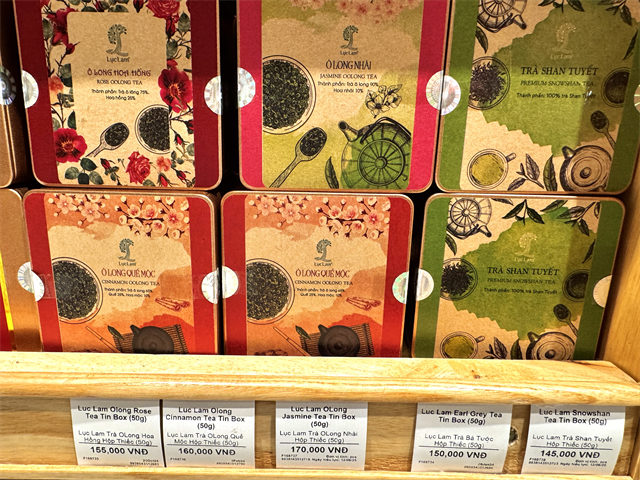 Annam Gourmet Market（アンナムグルメマーケット）, WinMart（ウィンマート）, お土産に！ゴールデンスターバームも, スーパーによって品揃えと価格はさまざま！