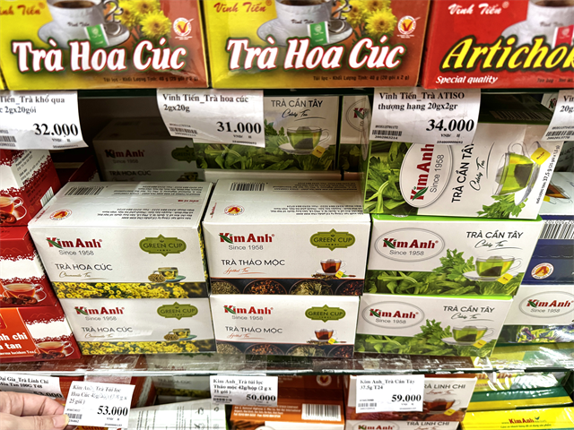 Annam Gourmet Market（アンナムグルメマーケット）, WinMart（ウィンマート）, お土産に！ゴールデンスターバームも, スーパーによって品揃えと価格はさまざま！