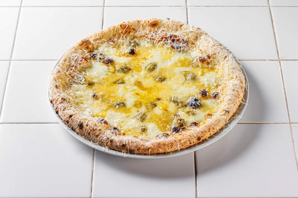 世界最大級のチーズコンテスト「World Cheese Awards」とは？, 「World Cheese Awards 2025」の日本の結果は？, コンテストに出品したチーズを使ったメニューが「GOOD CHEESE GOOD PIZZA 日比谷」で期間限定で提供中！, チーズ時間で日常を「プチ贅沢」に