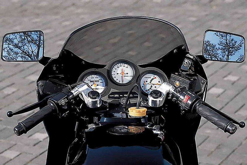 スズキ「GSX-R（GK71B）」の概要, スズキ「GSX-R（GK71B）」（1985年）の各部装備・ディテール解説, スズキ「GSX-R（GK71B）」（1984年）の主なスペック・当時価格, 関連のおすすめ記事