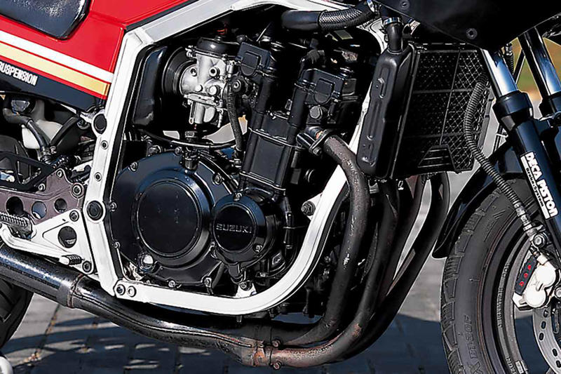 スズキ「GSX-R（GK71B）」の概要, スズキ「GSX-R（GK71B）」（1985年）の各部装備・ディテール解説, スズキ「GSX-R（GK71B）」（1984年）の主なスペック・当時価格, 関連のおすすめ記事