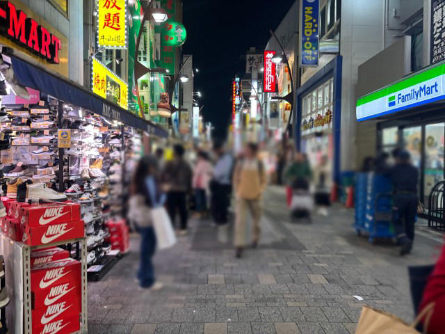 ・普段を知ってる街, ・道によって混雑具合が違う？, ・一本、筋を変えると…, ・あるワードを出すと店員さんの対応に異変