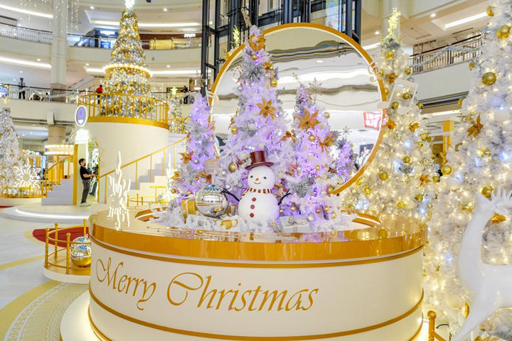 1. Pavilion Kuala Lumpur, 2. Pavilion Bukit Jalil, 3. Bangsar Shopping Centre, 4. Intermark Mall, 5. The Exchange TRX, 6. Mid Valley Megamall, 7. Sunway Malls, 8. Suria KLCC, 9. Shoppes at Four Seasons Place Kuala Lumpur, 10. Hextar World at Empire City, 11. 1 Utama, 12. The Curve