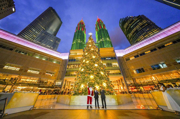 1. Pavilion Kuala Lumpur, 2. Pavilion Bukit Jalil, 3. Bangsar Shopping Centre, 4. Intermark Mall, 5. The Exchange TRX, 6. Mid Valley Megamall, 7. Sunway Malls, 8. Suria KLCC, 9. Shoppes at Four Seasons Place Kuala Lumpur, 10. Hextar World at Empire City, 11. 1 Utama, 12. The Curve