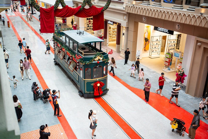 1. Pavilion Kuala Lumpur, 2. Pavilion Bukit Jalil, 3. Bangsar Shopping Centre, 4. Intermark Mall, 5. The Exchange TRX, 6. Mid Valley Megamall, 7. Sunway Malls, 8. Suria KLCC, 9. Shoppes at Four Seasons Place Kuala Lumpur, 10. Hextar World at Empire City, 11. 1 Utama, 12. The Curve
