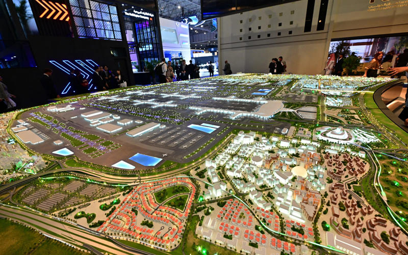 Smart cities by the seaside, Luxury from scratch, The lure of the ‘global tourism city’, Holidays in the uncanny valley