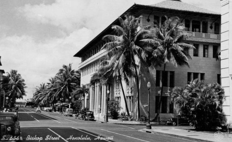 ʻIolani Palace, Honolulu Museum of Art, Royal Hawaiian Hotel, Halekulani, Alexander and Baldwin Building, Liljestrand House, Board of Water Supply Building, IBM Building, East West Center, Hawaiʻi State Capitol, Our picks