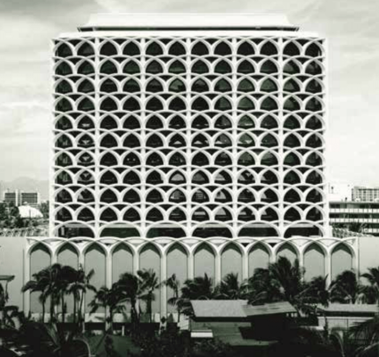 ʻIolani Palace, Honolulu Museum of Art, Royal Hawaiian Hotel, Halekulani, Alexander and Baldwin Building, Liljestrand House, Board of Water Supply Building, IBM Building, East West Center, Hawaiʻi State Capitol, Our picks