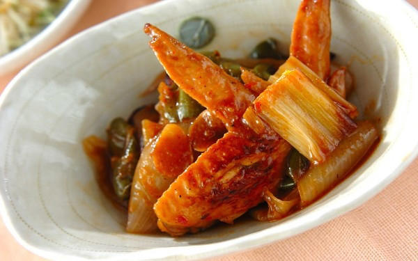 手羽先の甘辛ダレ, 韓国風ヤンニョムチキン, 手羽先の甘辛みそ煮, 鶏手羽先の甘辛焼き, 手羽肉のおろし煮, 鶏手羽先と春キャベツの甘辛煮