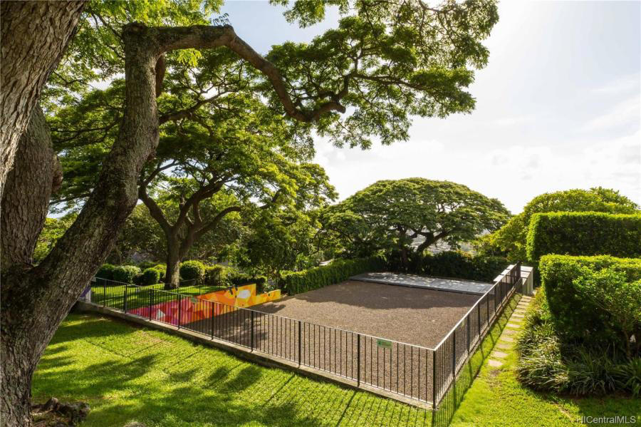ʻIolani Palace, Honolulu Museum of Art, Royal Hawaiian Hotel, Halekulani, Alexander and Baldwin Building, Liljestrand House, Board of Water Supply Building, IBM Building, East West Center, Hawaiʻi State Capitol, Our picks