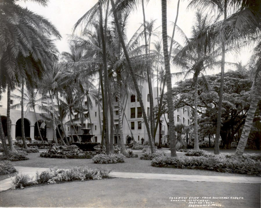 ʻIolani Palace, Honolulu Museum of Art, Royal Hawaiian Hotel, Halekulani, Alexander and Baldwin Building, Liljestrand House, Board of Water Supply Building, IBM Building, East West Center, Hawaiʻi State Capitol, Our picks