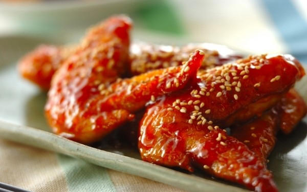 手羽先の甘辛ダレ, 韓国風ヤンニョムチキン, 手羽先の甘辛みそ煮, 鶏手羽先の甘辛焼き, 手羽肉のおろし煮, 鶏手羽先と春キャベツの甘辛煮