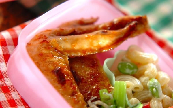 手羽先の甘辛ダレ, 韓国風ヤンニョムチキン, 手羽先の甘辛みそ煮, 鶏手羽先の甘辛焼き, 手羽肉のおろし煮, 鶏手羽先と春キャベツの甘辛煮