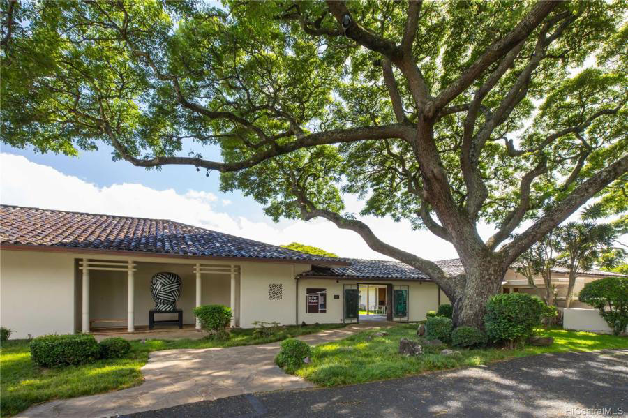 ʻIolani Palace, Honolulu Museum of Art, Royal Hawaiian Hotel, Halekulani, Alexander and Baldwin Building, Liljestrand House, Board of Water Supply Building, IBM Building, East West Center, Hawaiʻi State Capitol, Our picks