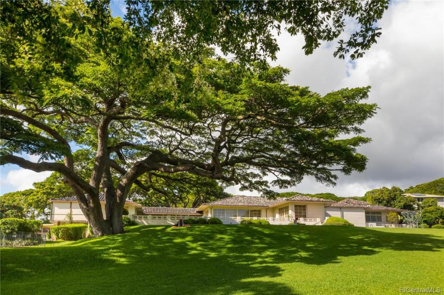 ʻIolani Palace, Honolulu Museum of Art, Royal Hawaiian Hotel, Halekulani, Alexander and Baldwin Building, Liljestrand House, Board of Water Supply Building, IBM Building, East West Center, Hawaiʻi State Capitol, Our picks