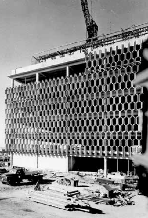 ʻIolani Palace, Honolulu Museum of Art, Royal Hawaiian Hotel, Halekulani, Alexander and Baldwin Building, Liljestrand House, Board of Water Supply Building, IBM Building, East West Center, Hawaiʻi State Capitol, Our picks