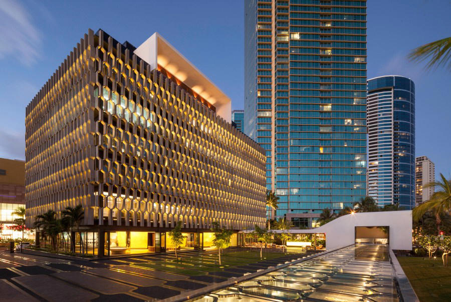 ʻIolani Palace, Honolulu Museum of Art, Royal Hawaiian Hotel, Halekulani, Alexander and Baldwin Building, Liljestrand House, Board of Water Supply Building, IBM Building, East West Center, Hawaiʻi State Capitol, Our picks