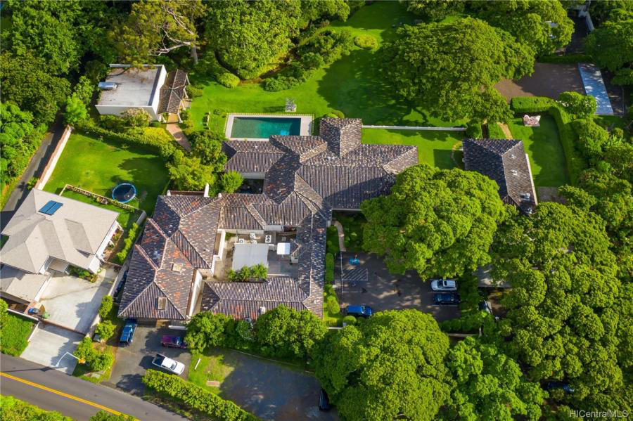 ʻIolani Palace, Honolulu Museum of Art, Royal Hawaiian Hotel, Halekulani, Alexander and Baldwin Building, Liljestrand House, Board of Water Supply Building, IBM Building, East West Center, Hawaiʻi State Capitol, Our picks