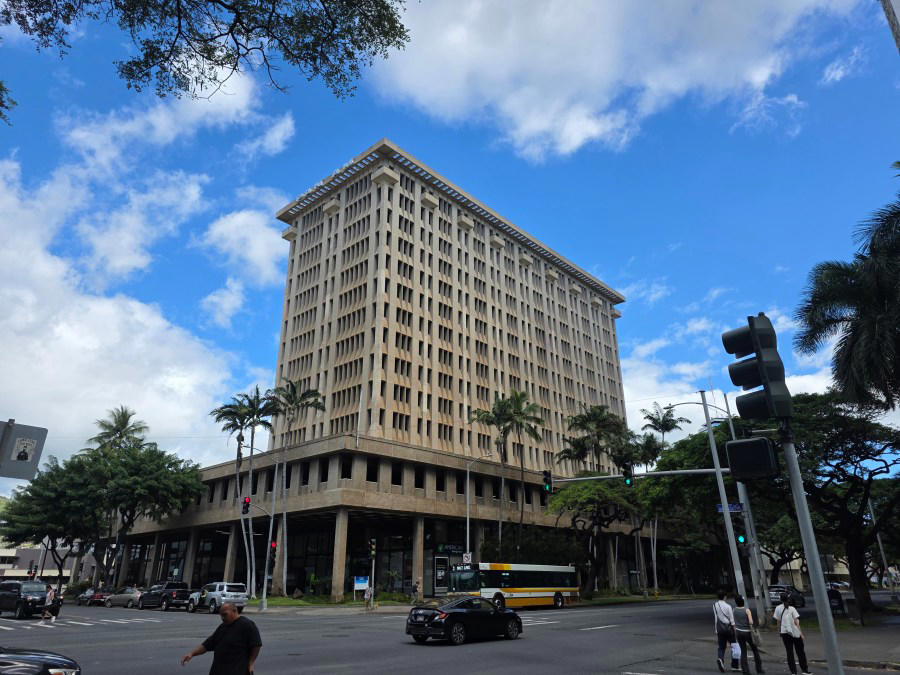 ʻIolani Palace, Honolulu Museum of Art, Royal Hawaiian Hotel, Halekulani, Alexander and Baldwin Building, Liljestrand House, Board of Water Supply Building, IBM Building, East West Center, Hawaiʻi State Capitol, Our picks