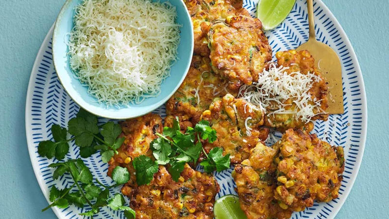 Quick tips for no cook food, How to toast nuts in the microwave, Chicken and mango rice paper rolls , Chicken and green mango salad , Blue cheese, apple & barbecued chicken slaw , Sesame chicken salad , Bean salad with creamy basil dressing , Prawn & watermelon salad with fetta & sumac onions , Crunchy Asian chicken salad , Crunchy noodle coleslaw , Zucchini Greek salad , Picnic baguettes , Open reuben sandwich , Hoisin and barbecue chicken rolls , Summer salad of peaches and blueberries , Hot smoked salmon and sesame salad , Greek-style chicken salad , Grape and apple salad with goat’s cheese , Mini baguettes with leg ham, brie and mustard mayo , Smoked salmon and herb pinwheels , Chilled tofu with ginger and green onion , No-cook oatmeal balls , Watermelon, lime and berry cheesecake jars , Peanut and honey ice-cream sandwiches , Mixed berry fool , Blackberry parfait , More quick & easy recipes