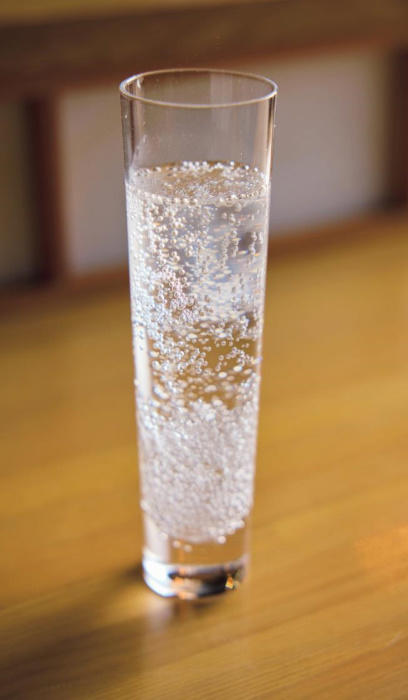 「芋、麦、米、黒糖。お好きな焼酎でどうぞ！」, １：３の黄金比率で、爽快な泡と香りが弾ける, 「喉越しのよさが身上。ぐびぐび飲めるレシピです」, BBQやホームパーティで大活躍する、「ソーダ前割り」作ってみよう！