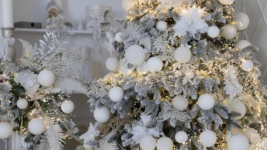 "Simulate the sparkle of newly fallen snow.", "If you are entertaining 10 or more guests you had better have punch.", "Guests can help themselves from [a] party nut tree.", Have an "exciting, spectacular feature" on the holiday table., Set the stage, then "in comes Santa."