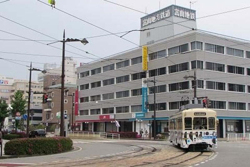 廃止回避の自治体動き, 最後通告後の協議結果, 私鉄王国の成立理念, 株主構造の富山関係, 地方鉄道再生モデルの期待