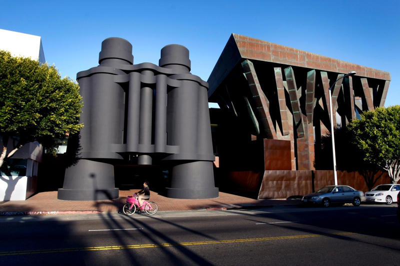Walt Disney Concert Hall, Los Angeles, 2003, Gehry Residence, Santa Monica, 1978, Loyola Law School, Westlake, 1978-2002, Chiat/Day Building, Venice, 1991, Norton Residence, Venice, 1984, Temporary Contemporary (Now Geffen Contemporary at MOCA), Downtown, 1983, Air and Space Gallery, Exposition Park, 1984, Gemini G.E.L. Studios, West Hollywood, 1976 onward , Edgemar Center, Santa Monica, 1988, Hopper Compound, Venice, 1983, Schnabel House, Brentwood, 1989