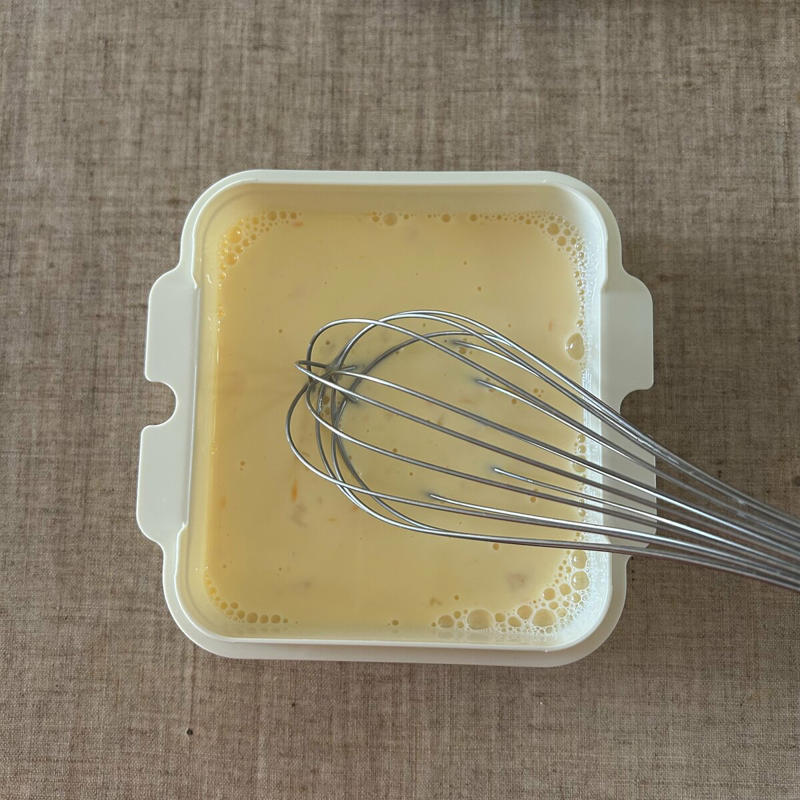 レンジでつくれる「フレンチトーストメーカー」, しっとりとろけるフレンチトーストのつくり方, しっとりなめらかなフレンチトーストが完成！, こんがり派はフライパンも使ってみて, いろいろな食感を楽しめる！