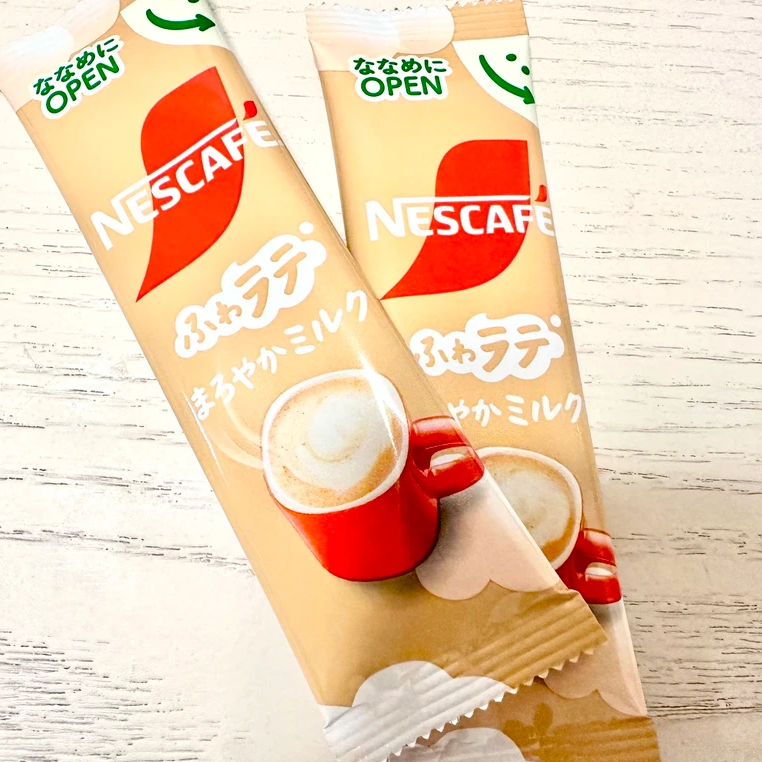 スティックのカフェオレをおいしくいれる方法, 好みのカフェオレを用意, 少量のお湯で溶かします, お湯を全量入れる, ミルクを入れてもおいしい
