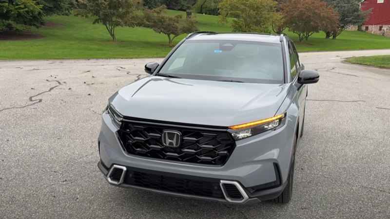 Kia Telluride (2025) , Honda CR-V Hybrid (2025) , Toyota RAV4 Hybrid (2025) , BMW X5 (2025) , Mazda CX-50 (2025) , Jeep Grand Cherokee (2025) , Genesis GV70 (2025) , Mitsubishi Outlander PHEV (2025) , Chevrolet Blazer (2025, Gas Model) , Volkswagen Atlas (2025) , Subaru Ascent (2025) , Infiniti QX50 (2025) , GMC Terrain (2025) , Nissan Rogue (2025)